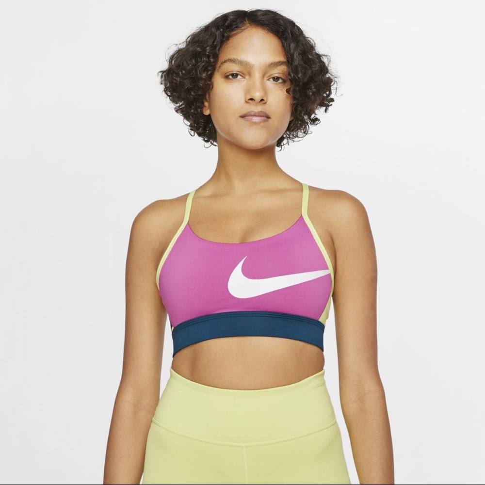 Nike Icon Clash Sports Bra